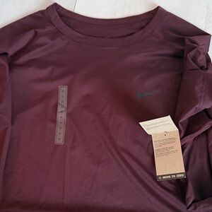 Nike maroon Training topTag